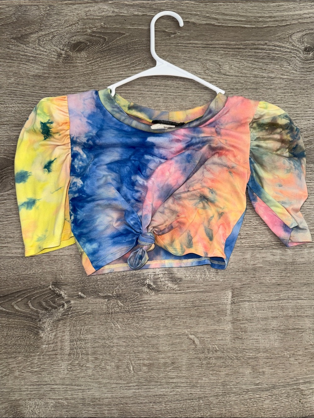 Knot Front Tie-Dye Crop Top with Puff Sleeves